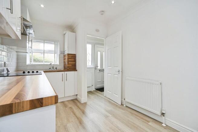 3 bed Semi-Detached for sale Image 6