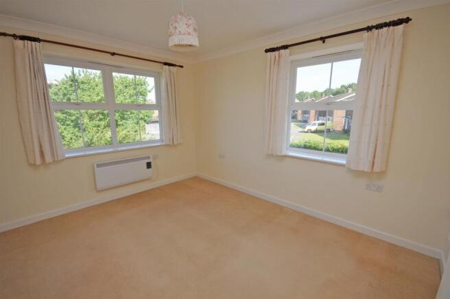 BEDROOM 2