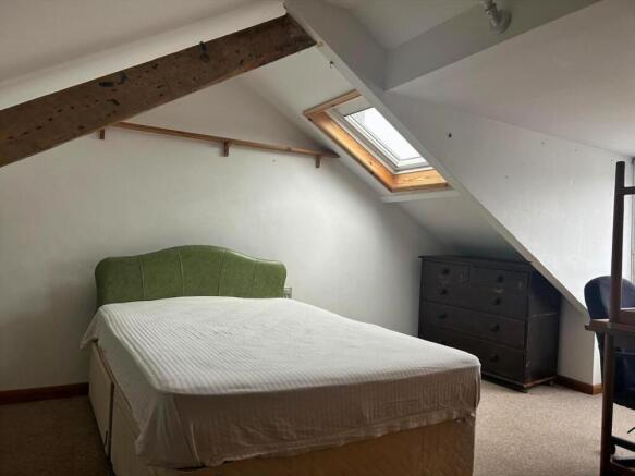 beau loft room .JPG