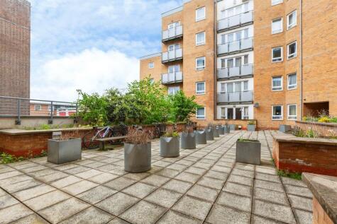 Tuns Lane, Slough