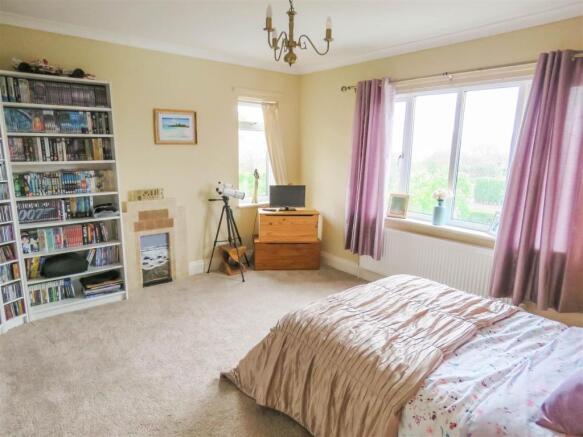 Bedroom 2.JPG