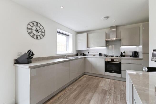 3 bed Semi-Detached for sale Image 4