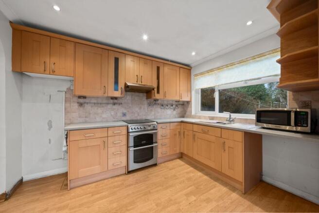 Parkdale Crescent, Worcester Park, KT4 photo 4