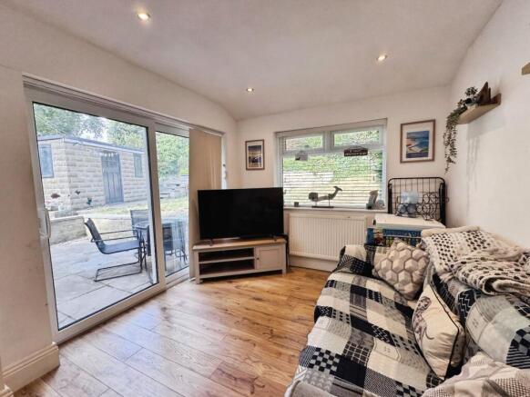 3 bed Semi-Detached for sale Image 9