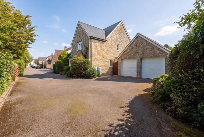 Ferry Lane, Lympsham - IMPRESSIVE FAMILY HOME photo 4