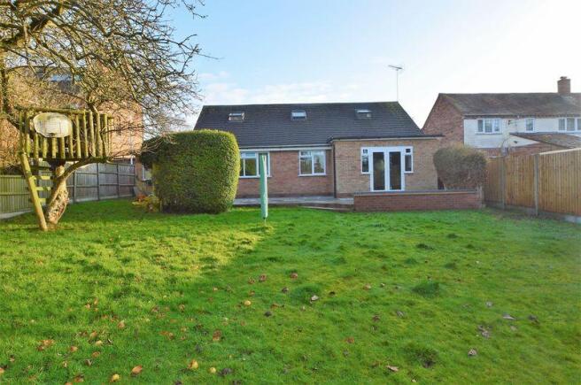 garden to house