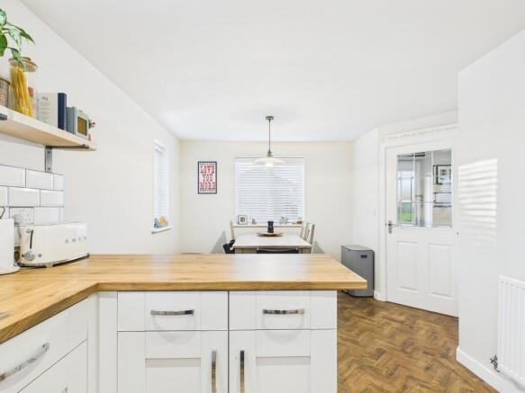 10 Howes Road, Br...