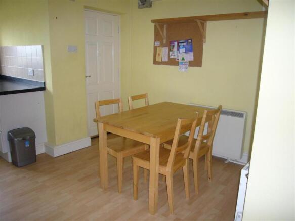 Dining room/kitchen