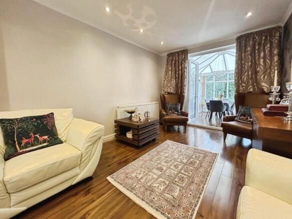 Canberra Road, Bramhall, SK7 photo 4