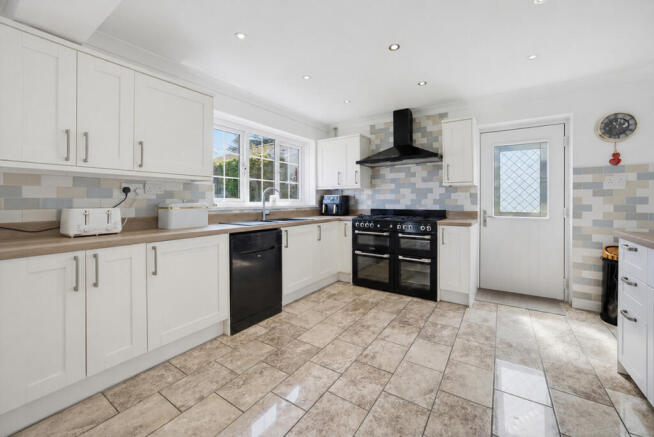 Main Road, Bridgend, CF35 photo 4