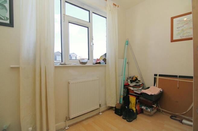4 bed Bungalow for sale Image 10