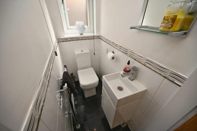 4 bed Detached for sale Image 12