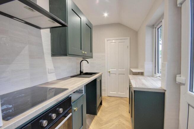 2 bed House to rent Image 4