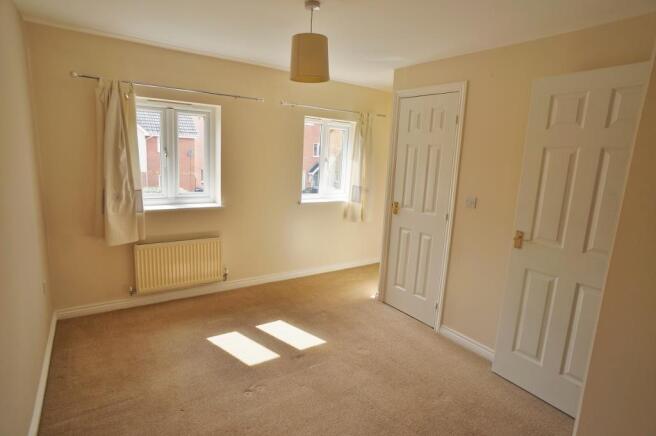 2 bed Terraced to rent Image 6