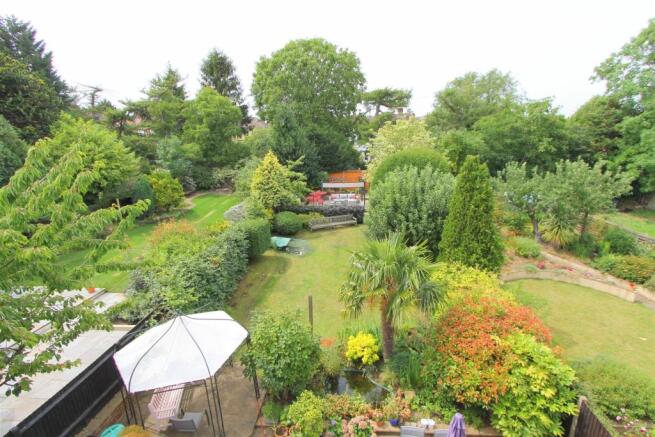 GARDEN.JPG