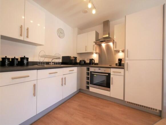 KITCHEN CLOSE UP