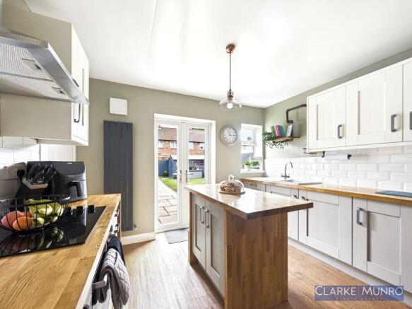 3 bed Semi-Detached for sale Image 9