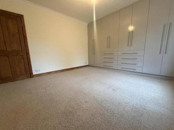 2 bed Terraced for sale Image 11