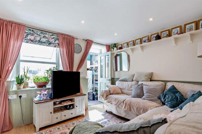 8701414-interior15-800.jpg