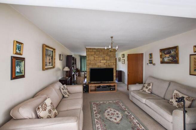 Willoughby Drive, Empingham photo 4