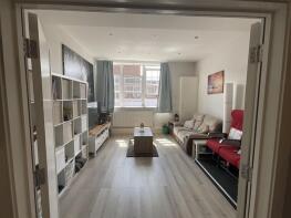 Flat 1, 35a, London Road, East Grinstead RH19 1AW
