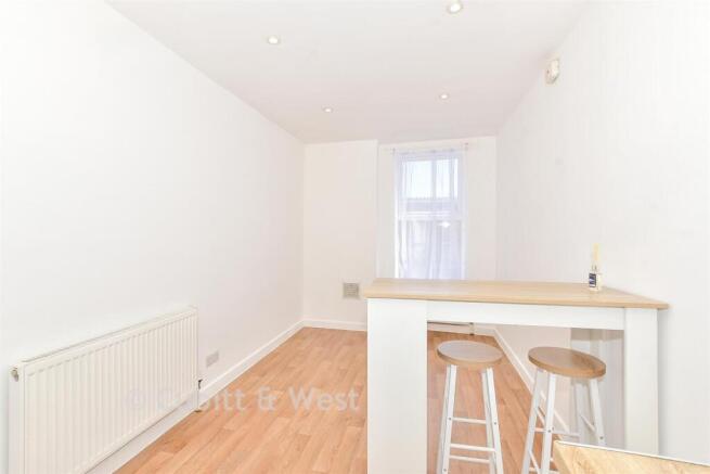 Lounge/ Kitchen