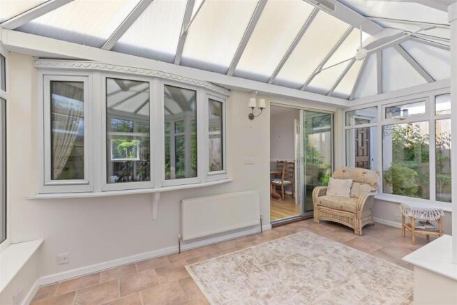 4 bed Semi-Detached for sale Image 11