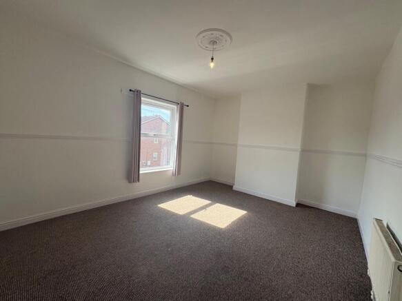 3 bed Terraced to rent Image 7