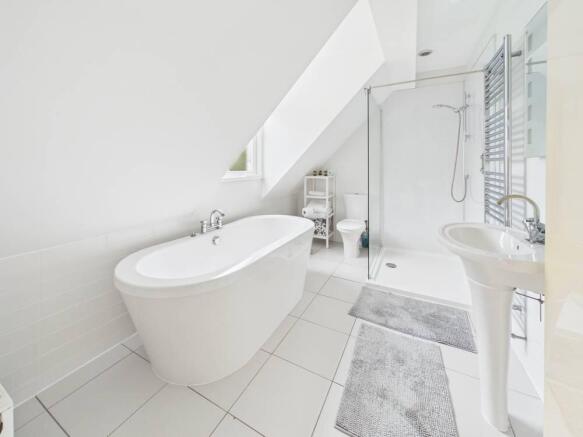 7 bed Semi-Detached for sale Image 11