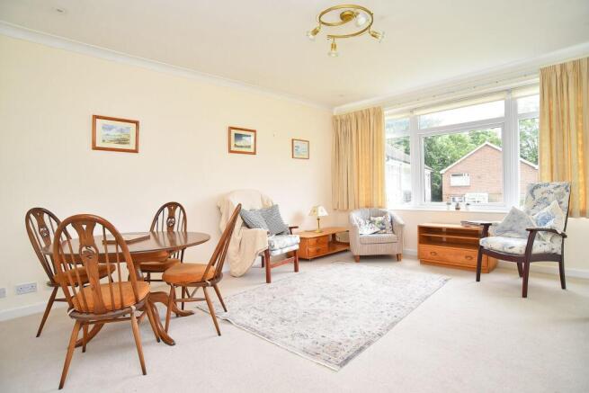 2 bed Flat for sale Image 4