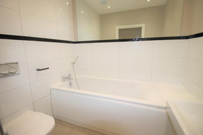 2 bed Flat for sale Image 12