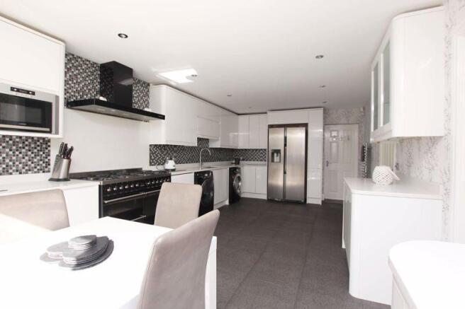 Kitchen diner ...