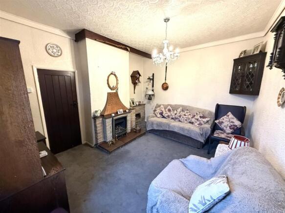 belper road 102 lounge new.jpg