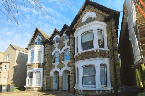 Chaucer Road, Bedford, MK40