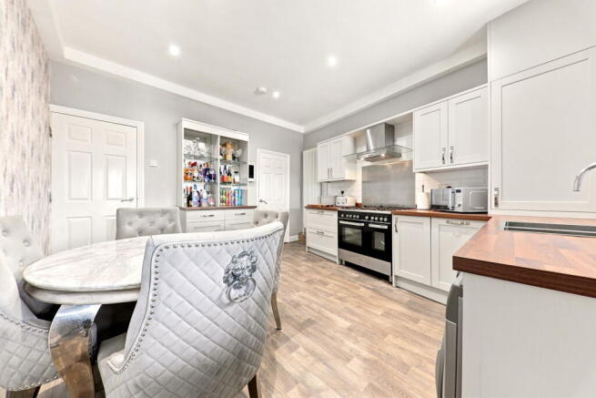 4 bed Terraced for sale Image 7