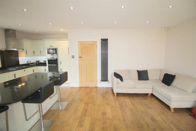 Open Plan Living/Dining Kitchen