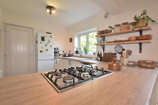3 bed Semi-Detached for sale Image 7