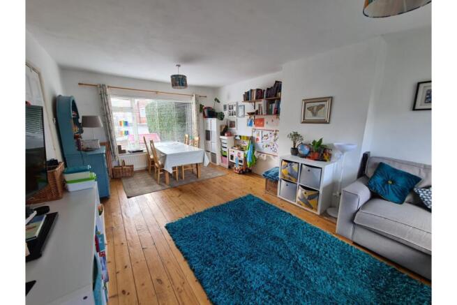 Lounge/Dining Room