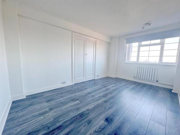 Bedroom 1.1_inPixio.jpg