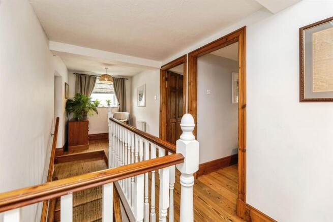 3 bed Semi-Detached for sale Image 11