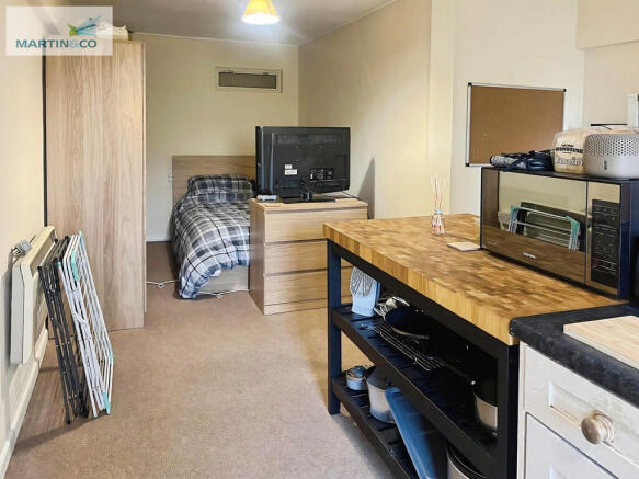 c14c8e2b-ded42379...