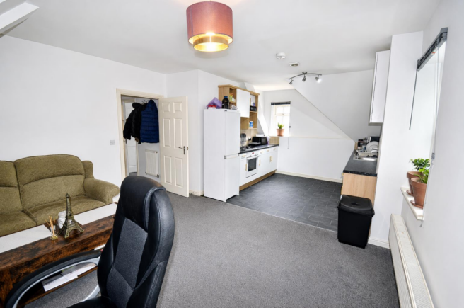 LOUNGE/ KITCHEN