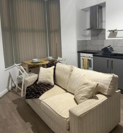 Living room 2.jpg