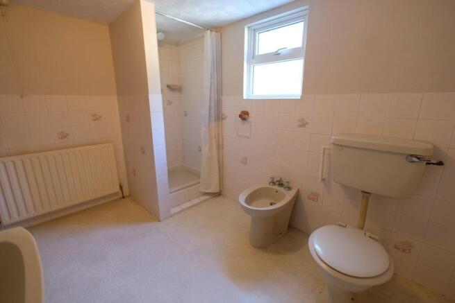 SHOWER ROOM