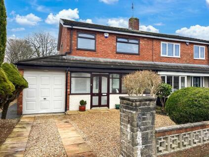 Tamworth Drive, Brandlesholme, Bury BL8