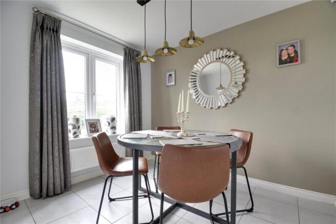 4 bed Detached for sale Image 4
