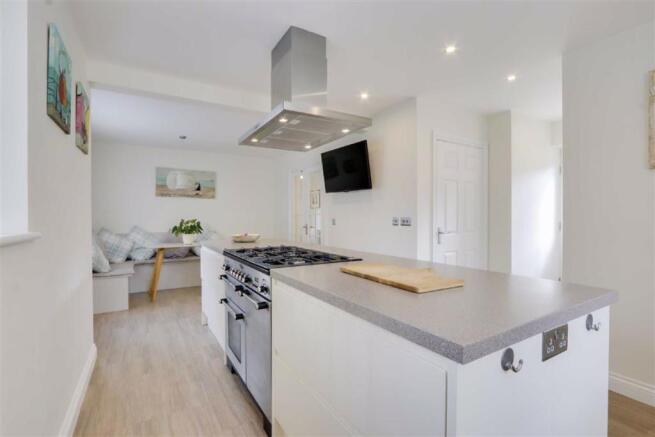 KITCHEN BREAKFASTROOM