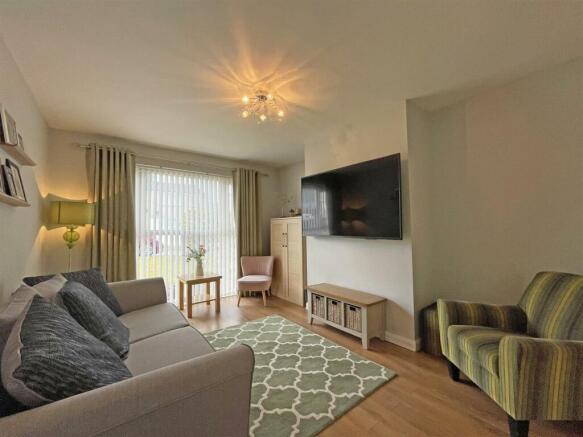 Corfe Avenue 14 - Lounge 1.jpg