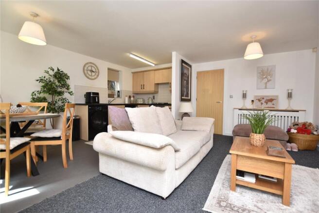 2 bed Apartment for sale Image 11