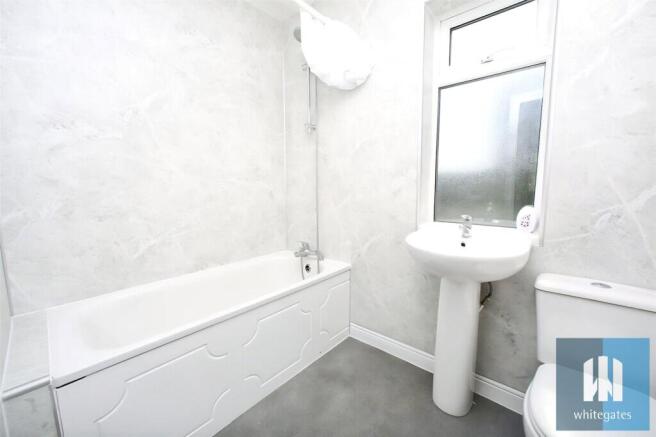 2 bed Terraced to rent Image 10